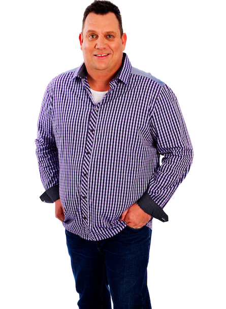 Algoa FM presenter Jacques Arendt will be travelling across Algoa Country for summer fun on the beach with Engen.