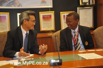 Ambassador Extraordinary and Plenipotentiary of the People's Republic of China to the Republic of South Africa, H.E. Ambassador Songtian LIN and CDC’s Chief Executive, discussing cooperation agreement between China and CDC