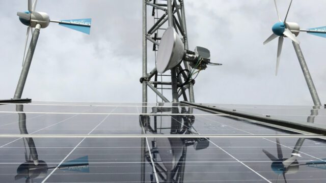 1000_Straton_Solar_High_Site__Solar_Panel_Comms_Tower