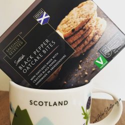 Black Pepper Oatcake Bites